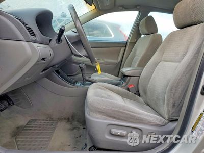 Zdjęcie 7 z 12 samochodu: 2004 TOYOTA CAMRY LE VIN:4T1BE32K74U901693 - miniatura