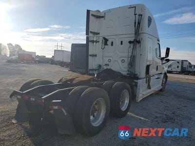 Czwarte zdjęcie samochodu z boku: 2019 FREIGHTLINER CASCADIA 126 SEMI TRUCK VIN:3AKJHHDR6KSKT6574 - miniatura