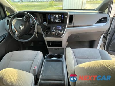 Zdjęcie 9 z 10 samochodu: 2015 TOYOTA SIENNA LE VIN:5TDKK3DC3FS547083 - miniatura