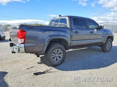 Trzecie zdjęcie samochodu z tyłu: 2017 TOYOTA TACOMA DOUBLE CAB VIN:5TFAZ5CN2HX051713 - miniatura