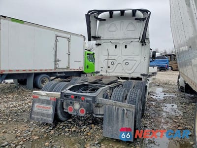 Czwarte zdjęcie samochodu z boku: 2025 FREIGHTLINER CASCADIA 126 SEMI TRUCK VIN:3AKJHHDR9SSWH0886 - miniatura