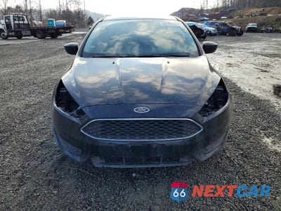 Piąte zdjęcie samochodu w środku: 2018 FORD FOCUS S VIN:1FADP3E26JL202128 - miniatura