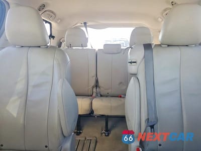 Zdjęcie 10 z 12 samochodu: 2014 TOYOTA SIENNA XLE VIN:5TDYK3DC7ES408759 - miniatura