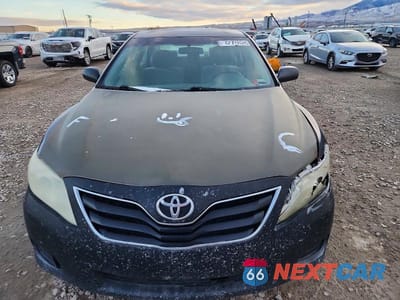 Piąte zdjęcie samochodu w środku: 2011 TOYOTA CAMRY LE VIN:4T1BF3EKXBU721811 - miniatura