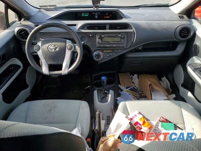 Zdjęcie 8 z 12 samochodu: 2012 TOYOTA PRIUS C VIN:JTDKDTB36C1523298 - miniatura