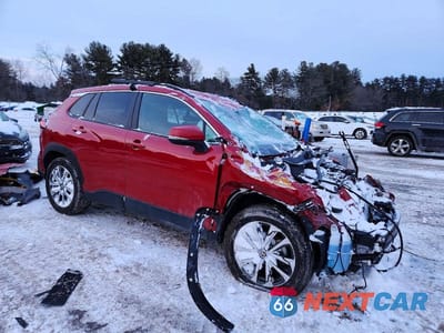 Czwarte zdjęcie samochodu z boku: 2024 TOYOTA COROLLA CROSS XLE VIN:7MUEAAAG1RV080400 - miniatura
