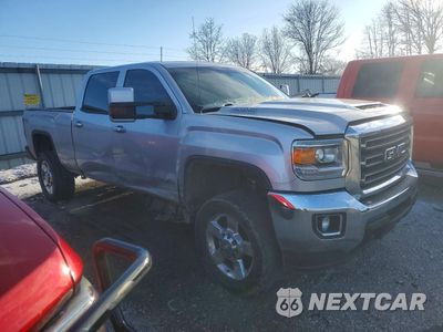 Czwarte zdjęcie samochodu z boku: 2017 GMC SIERRA K2500 HEAVY DUTY VIN:1GT12REY6HF113509 - miniatura
