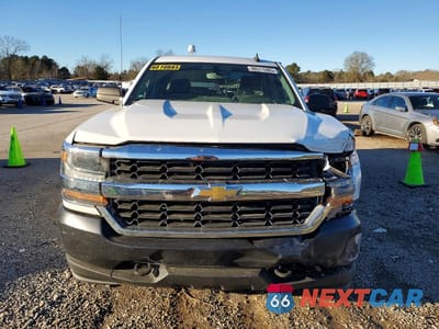 Piąte zdjęcie samochodu w środku: 2017 CHEVROLET SILVERADO K1500 VIN:1GCVKNEH8HZ306916 - miniatura