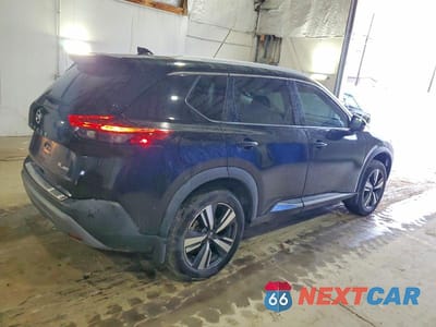 Trzecie zdjęcie samochodu z tyłu: 2021 NISSAN ROGUE SL VIN:5N1AT3CB4MC801122 - miniatura