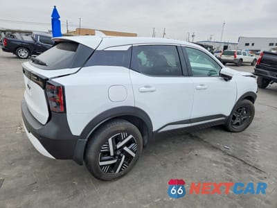 Trzecie zdjęcie samochodu z tyłu: 2025 NISSAN KICKS SV VIN:3N8AP6CA8SL435687 - miniatura