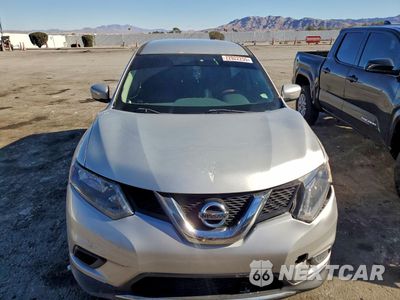 Piąte zdjęcie samochodu w środku: 2014 NISSAN ROGUE S VIN:5N1AT2MT1EC829995 - miniatura