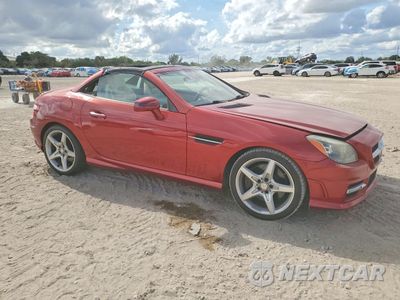Czwarte zdjęcie samochodu z boku: 2016 MERCEDES-BENZ SLK 300 VIN:WDDPK3JA7GF116942 - miniatura