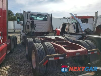 Trzecie zdjęcie samochodu z tyłu: 2026 INTERNATIONAL LT62F SEMI TRUCK VIN:3HSDZAPR4TN213294 - miniatura