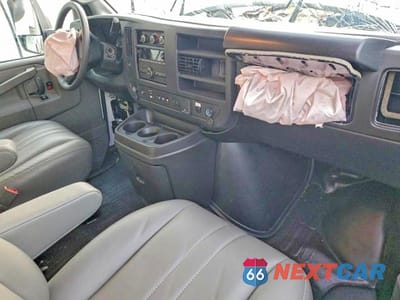 Zdjęcie 8 z 12 samochodu: 2025 GMC SAVANA BOX TRUCK VIN:7GZ07SF71SN008192 - miniatura