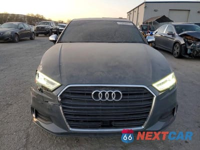 Piąte zdjęcie samochodu w środku: 2017 AUDI S3 PREMIUM PLUS VIN:WAUB1GFF6H1033789 - miniatura