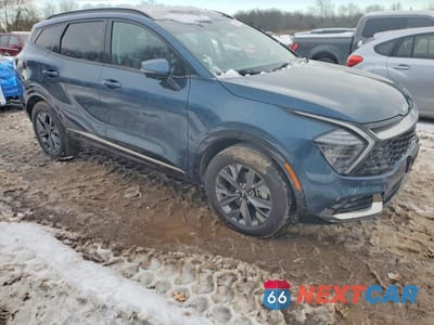 Czwarte zdjęcie samochodu z boku: 2023 KIA SPORTAGE SX PRESTIGE VIN:KNDPXCAG3P7011762 - miniatura