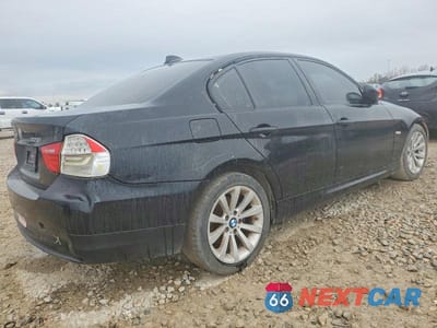 Trzecie zdjęcie samochodu z tyłu: 2011 BMW 328 I VIN:WBAPH7G50BNN05430 - miniatura