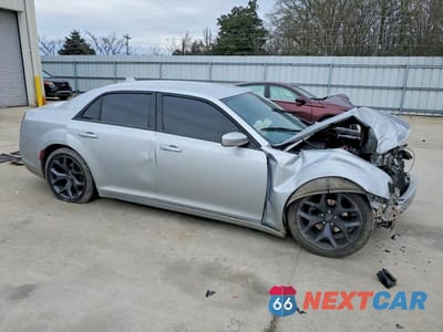 Czwarte zdjęcie samochodu z boku: 2021 CHRYSLER 300 S VIN:2C3CCABG7MH529276 - miniatura