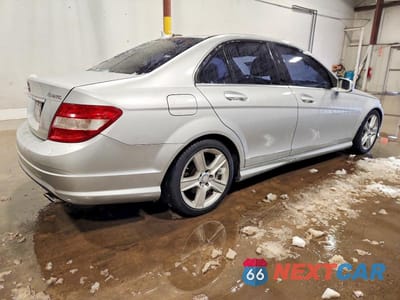 Trzecie zdjęcie samochodu z tyłu: 2011 MERCEDES-BENZ C 300 4MATIC VIN:WDDGF8BB5BR135392 - miniatura