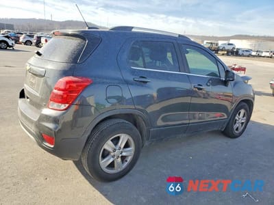 Trzecie zdjęcie samochodu z tyłu: 2019 CHEVROLET TRAX 1LT VIN:3GNCJLSB4KL137370 - miniatura