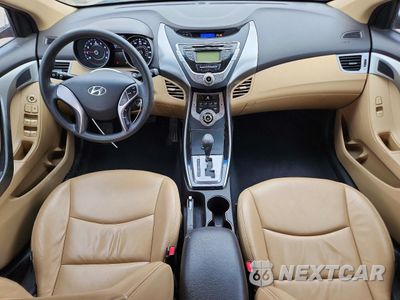 Zdjęcie 8 z 13 samochodu: 2013 HYUNDAI ELANTRA GLS VIN:5NPDH4AE3DH197122 - miniatura