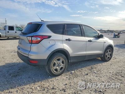 Trzecie zdjęcie samochodu z tyłu: 2017 FORD ESCAPE S VIN:1FMCU0F73HUD93305 - miniatura