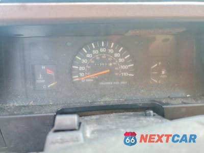 Zdjęcie 9 z 12 samochodu: 1985 TOYOTA 4RUNNER RN60 VIN:JT4RN61D2F5067918 - miniatura