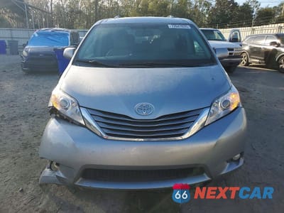Piąte zdjęcie samochodu w środku: 2016 TOYOTA SIENNA XLE 8-PASSENGER VIN:5TDYK3DC0GS724314 - miniatura