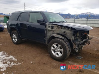 Czwarte zdjęcie samochodu z boku: 2015 TOYOTA 4RUNNER SR5 VIN:JTEBU5JR2F5233201 - miniatura