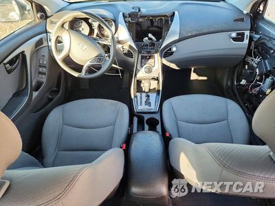 Zdjęcie 8 z 11 samochodu: 2013 HYUNDAI ELANTRA GLS VIN:5NPDH4AE3DH194463 - miniatura