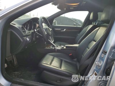 Zdjęcie 7 z 13 samochodu: 2014 MERCEDES-BENZ C 250 VIN:WDDGF4HB7EA961955 - miniatura