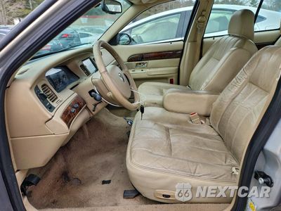 Zdjęcie 7 z 12 samochodu: 2008 MERCURY GRAND MARQUIS LS VIN:2MEFM75V98X609370 - miniatura