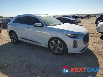 Czwarte zdjęcie samochodu z boku: 2025 AUDI Q5 PREMIUM PLUS VIN:WA12AAGU6S2069202 - miniatura