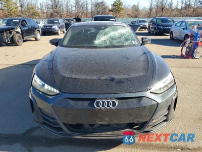 Piąte zdjęcie samochodu w środku: 2024 AUDI E-TRON GT PRESTIGE VIN:WAUDJBFW5R7000230 - miniatura