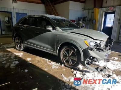Czwarte zdjęcie samochodu z boku: 2020 AUDI Q3 PREMIUM S LINE VIN:WA1DECF35L1115210 - miniatura