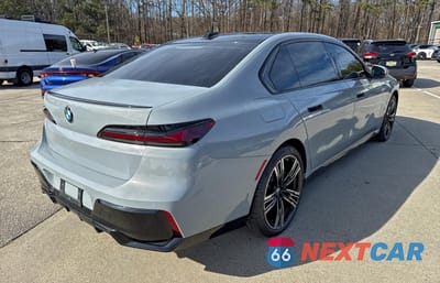 Czwarte zdjęcie samochodu z boku: 2023 BMW 740 I VIN:WBA23EH00PCM28450 - miniatura