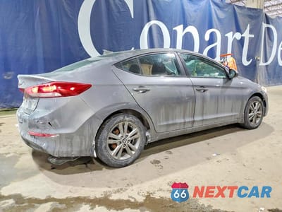 Trzecie zdjęcie samochodu z tyłu: 2018 HYUNDAI ELANTRA SEL VIN:5NPD84LF0JH241109 - miniatura