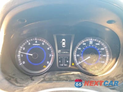 Zdjęcie 9 z 12 samochodu: 2013 HYUNDAI AZERA VIN:KMHFG4JG7DA223415 - miniatura