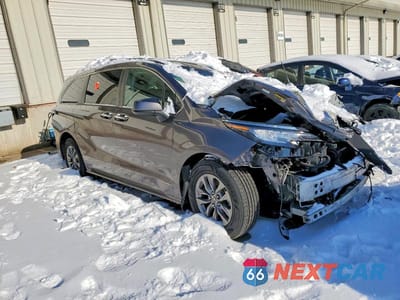 Czwarte zdjęcie samochodu z boku: 2021 TOYOTA SIENNA XLE VIN:5TDYRKEC7MS063378 - miniatura