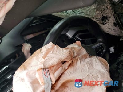 Zdjęcie 9 z 11 samochodu: 2023 BMW M240XI VIN:3MW53CM04P8D01165 - miniatura