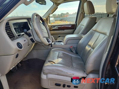 Zdjęcie 7 z 14 samochodu: 2014 LINCOLN NAVIGATOR VIN:5LMJJ2H50EEL06986 - miniatura