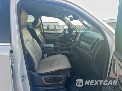 Piąte zdjęcie samochodu w środku: 2019 RAM 1500 LIMITED VIN:1C6SRFHT9KN551525 - miniatura