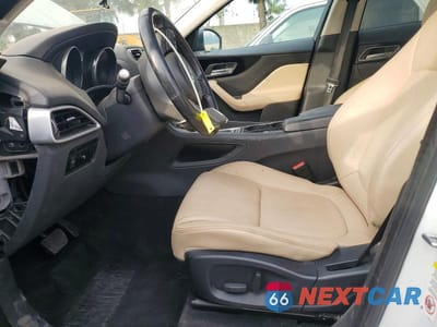 Zdjęcie 7 z 12 samochodu: 2017 JAGUAR F-PACE PREMIUM VIN:SADCJ2BV9HA493007 - miniatura