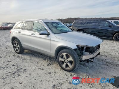 Czwarte zdjęcie samochodu z boku: 2016 MERCEDES-BENZ GLC 300 VIN:WDC0G4JB1GF076962 - miniatura