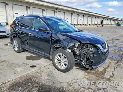 Czwarte zdjęcie samochodu z boku: 2018 NISSAN ROGUE S VIN:5N1AT2MVXJC784289 - miniatura