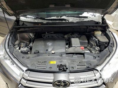 Zdjęcie 12 z 13 samochodu: 2019 TOYOTA HIGHLANDER SE VIN:5TDJZRFH3KS564625 - miniatura