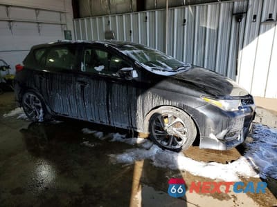 Czwarte zdjęcie samochodu z boku: 2017 TOYOTA COROLLA IM BASE VIN:JTNKARJE2HJ546725 - miniatura