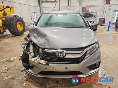 Piąte zdjęcie samochodu w środku: 2019 HONDA ODYSSEY EXL VIN:5FNRL6H73KB104439 - miniatura