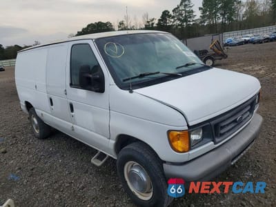 Czwarte zdjęcie samochodu z boku: 2003 FORD ECONOLINE E250 VAN VIN:1FTNE24263HB11902 - miniatura