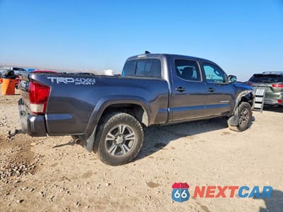 Trzecie zdjęcie samochodu z tyłu: 2017 TOYOTA TACOMA SR5 V6 VIN:5TFDZ5BN8HX027852 - miniatura